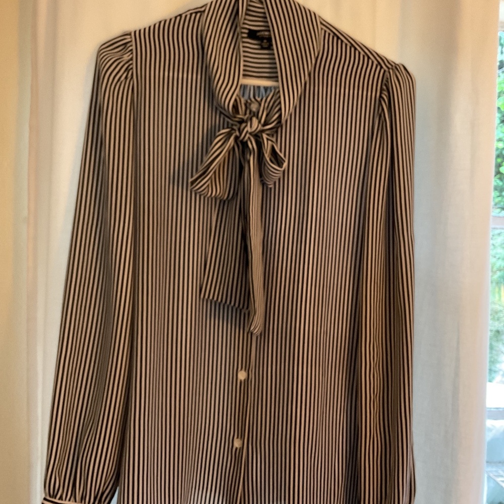 Women’s polyester tie blouse. Size M, black/white stripe